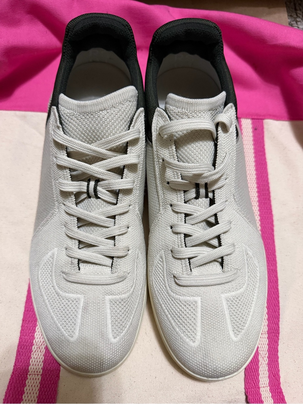 Men's Rothy’s RS01 Cream Knit Lace-Up Sneakers with Green Trim size 10